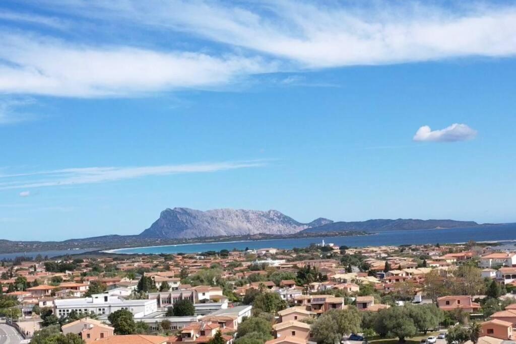 Comoda Villetta Con Giardino San Teodoro  Exterior photo