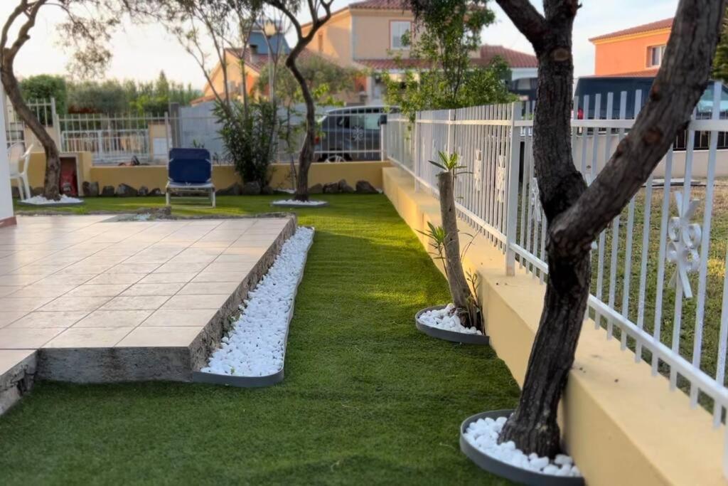 Comoda Villetta Con Giardino San Teodoro  Exterior photo